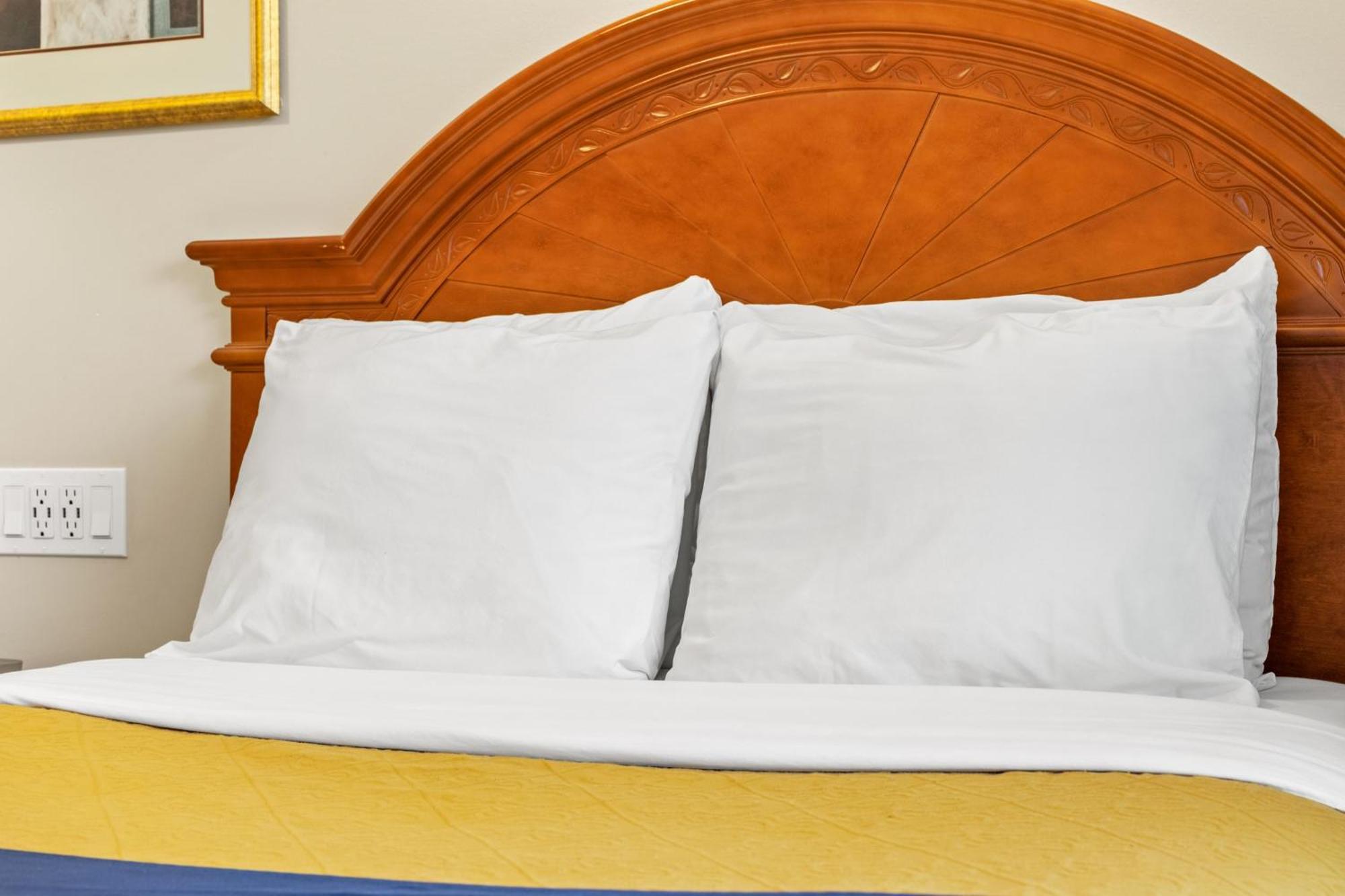 Nights Inn אואן סאונד מראה חיצוני תמונה